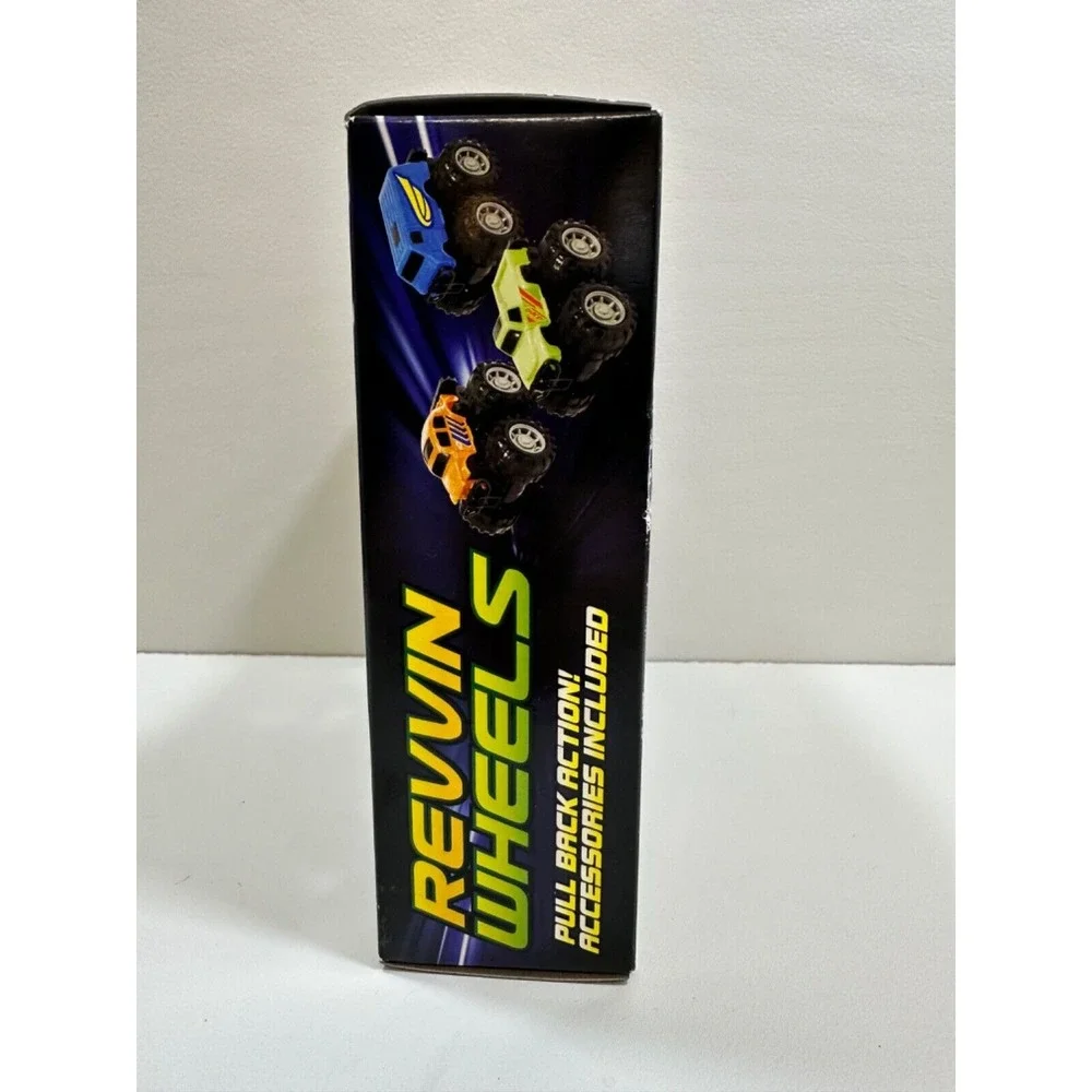 Revvin Wheels Pull Back Action Car Set Monster Jam‎ Trucks With Accessories NEW